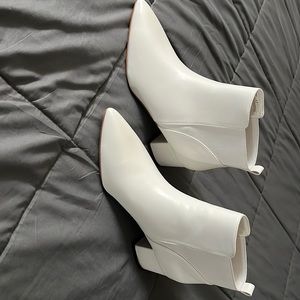 Brand new lulus booties